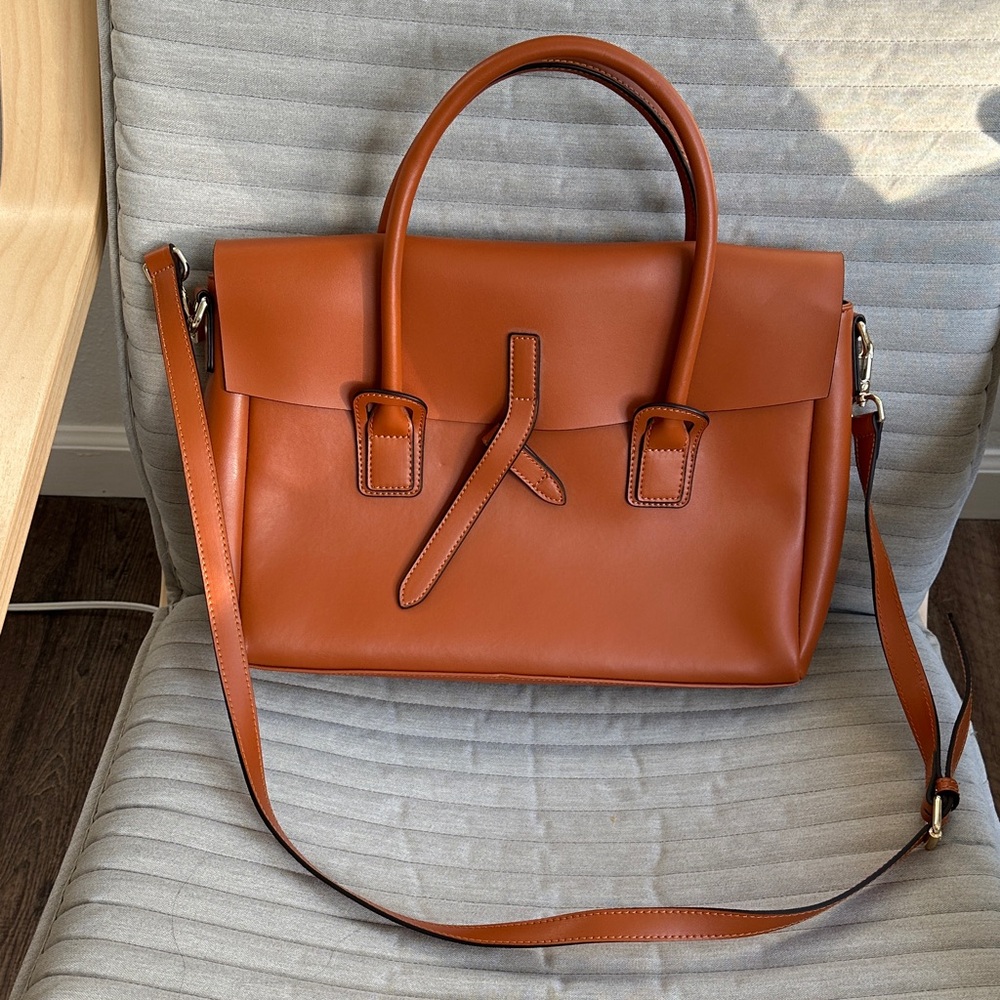 Elegant Tan Leather Handbag